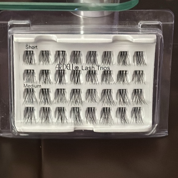 Ardell Bundle of 10 Kits of “Individuals” Double & Triple False Eyelash Sets! - Picture 15 of 16